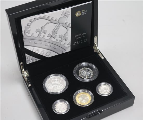 A cased 2010 UK silver Piedfort 5 coin set